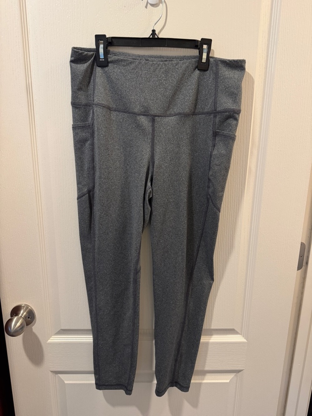 High-Rise Pocket Leggings in Heather Gray
